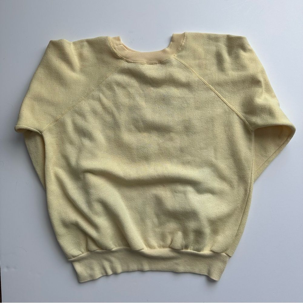 Vintage Sweatshirt with Butterfly Embroidery Women’s Size‎ Medium Yellow - Picture 6 of 11